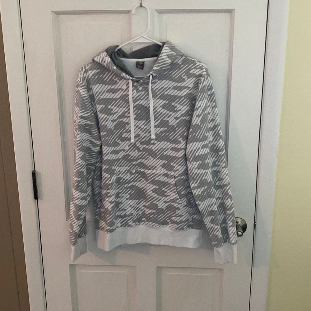 Xersion white and gray men’s sweatshirt size medium